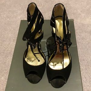 Open toe black suede pump